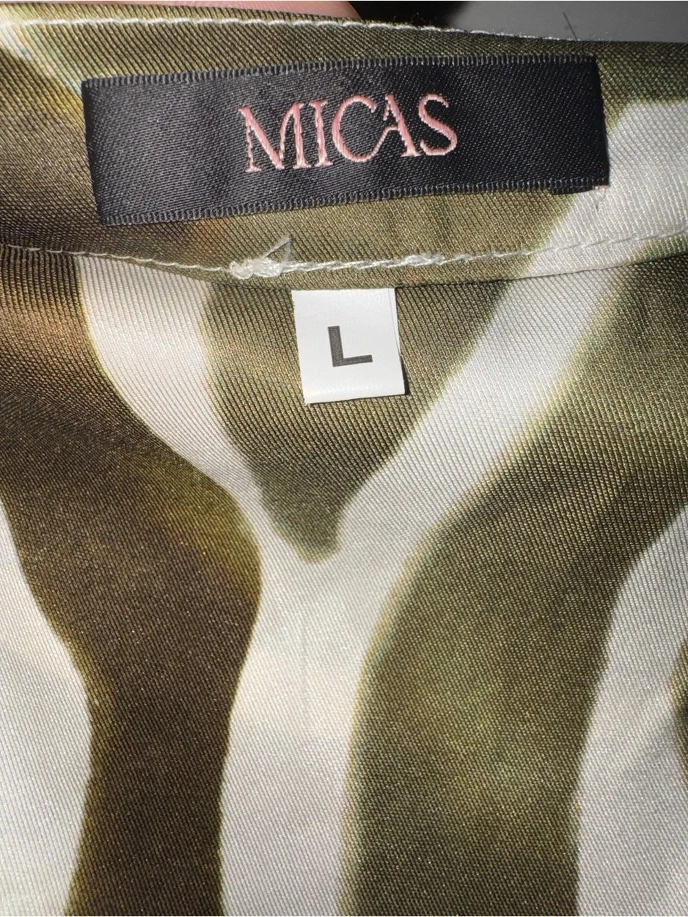 Micas silky wrap